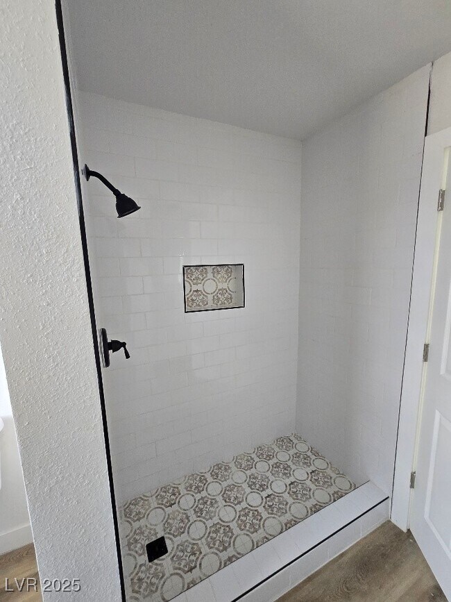 Building Photo - 270 W Patricia Ave