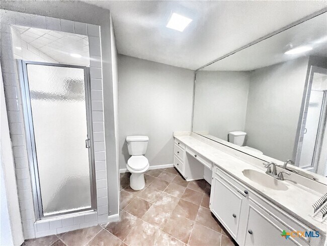 Building Photo - 127 Paloma Dr
