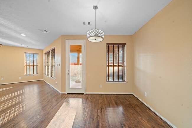 Building Photo - 5007 Pine Ridge Knoll Ct