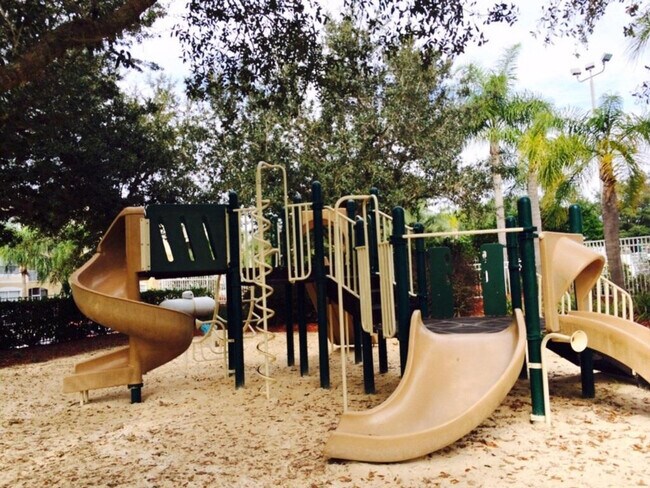 Building Photo - 2314 Silver Palm Dr