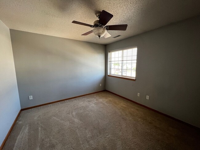 Building Photo - Adorable 2 Bedroom 2 Bath unit in the heart of North Liberty, IA!