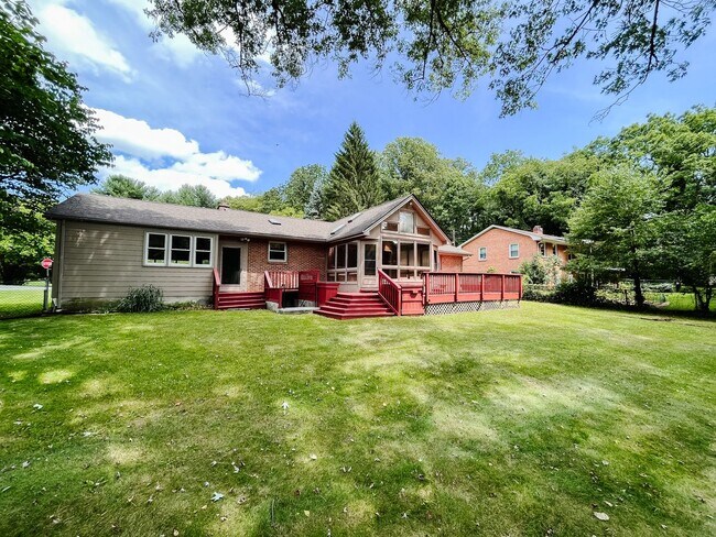 Building Photo - 307 Cork Dr