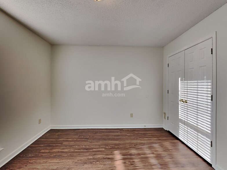 Building Photo - 1114 Green Fern Cv