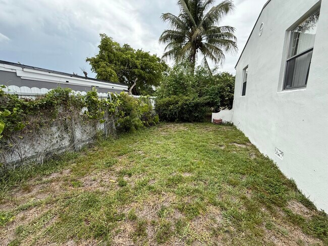 Building Photo - 1125 NW 144th St