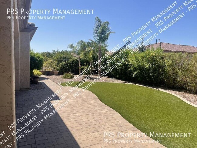Building Photo - 4626 E Blue Spruce Ln