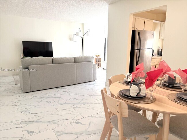 Building Photo - 16909 N Bay Rd