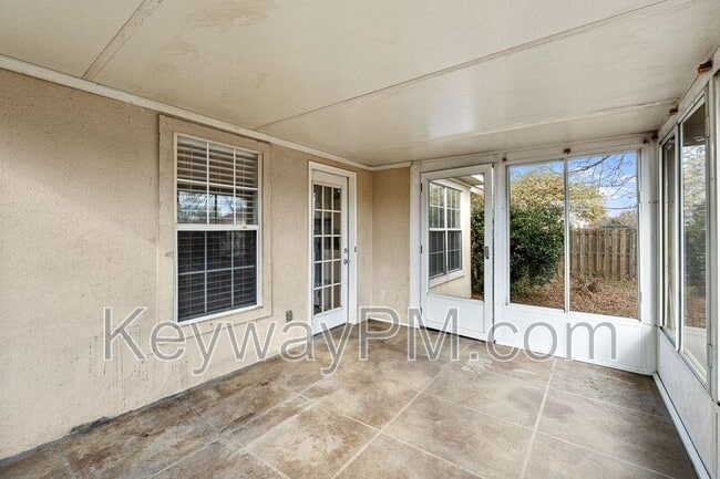 Building Photo - 137 Summerfield Cir