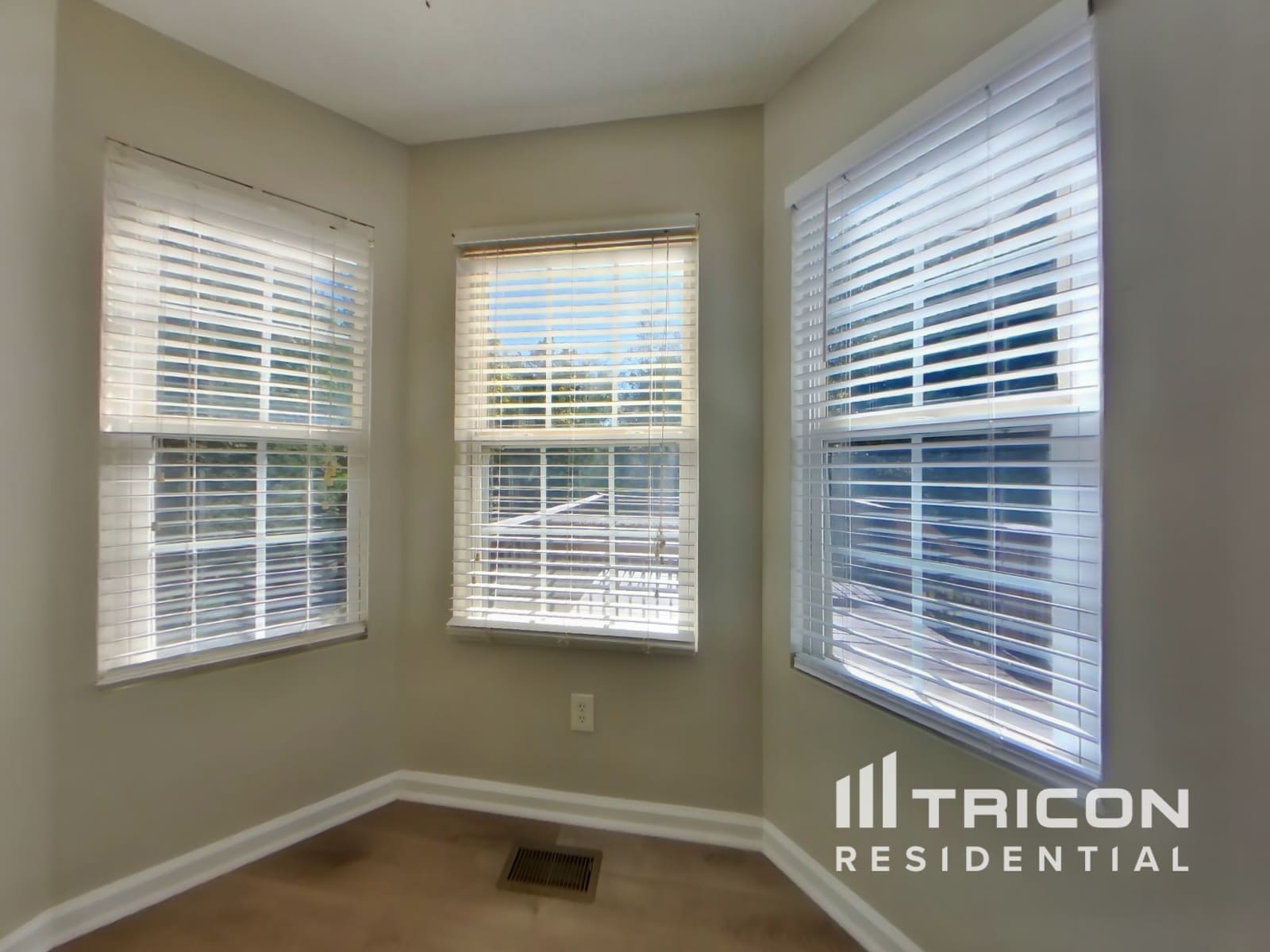 Building Photo - 7020 Cedar Ct