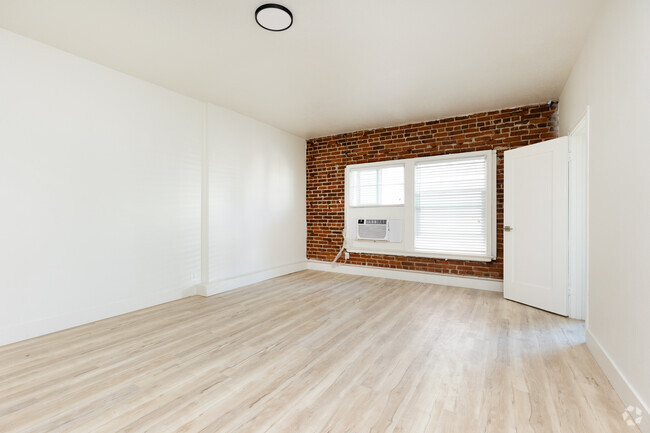 Primary Photo - Modern & Stylish 2-Bedroom Apartment... Gr...