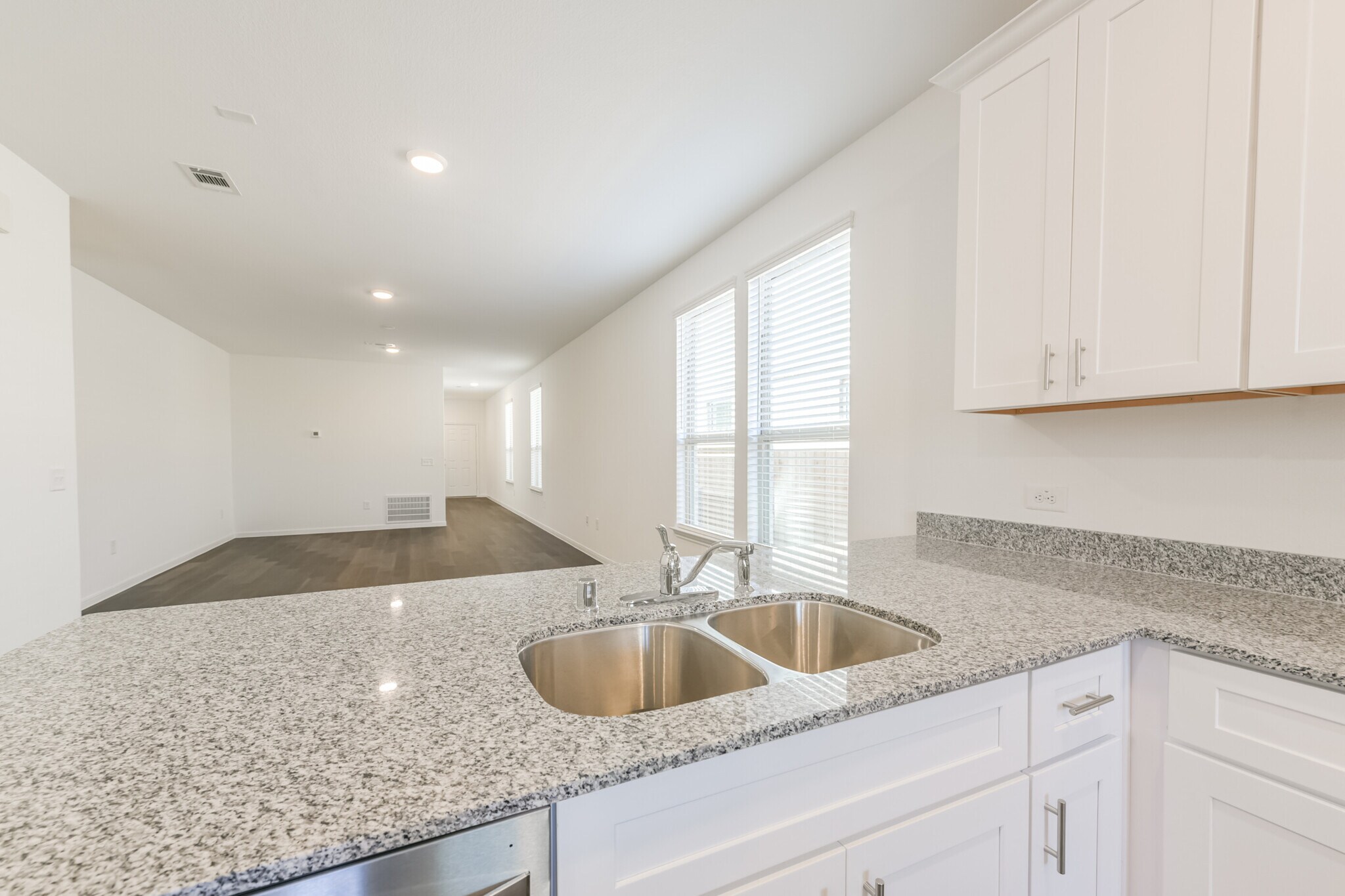 Building Photo - 14483 Cedar Ledge Ln