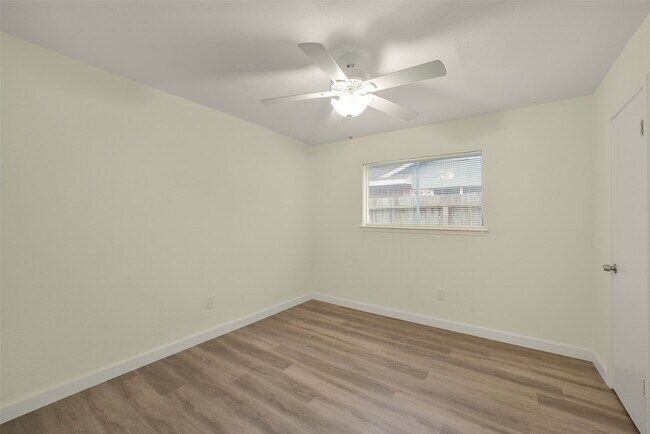 Building Photo - 23122 Whispering Willow Dr