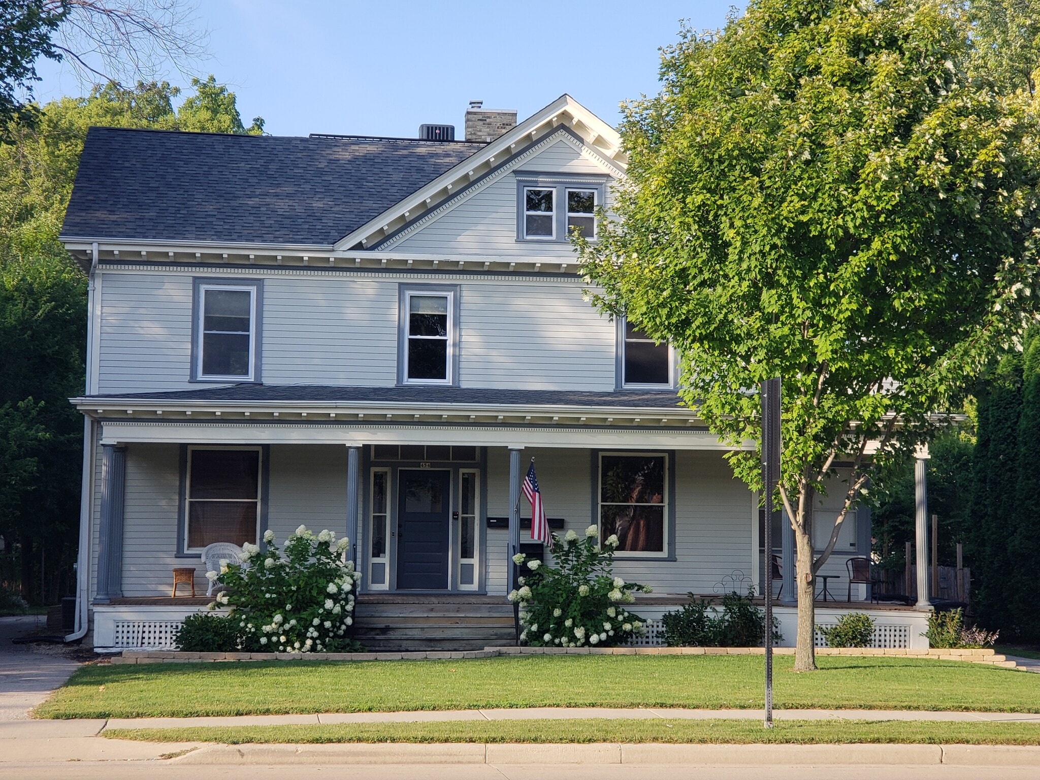 Front - Wisconsin Ave - 454 W Wisconsin Ave
