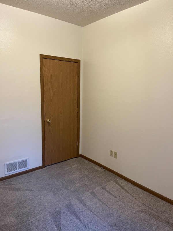 Building Photo - 307 E College St