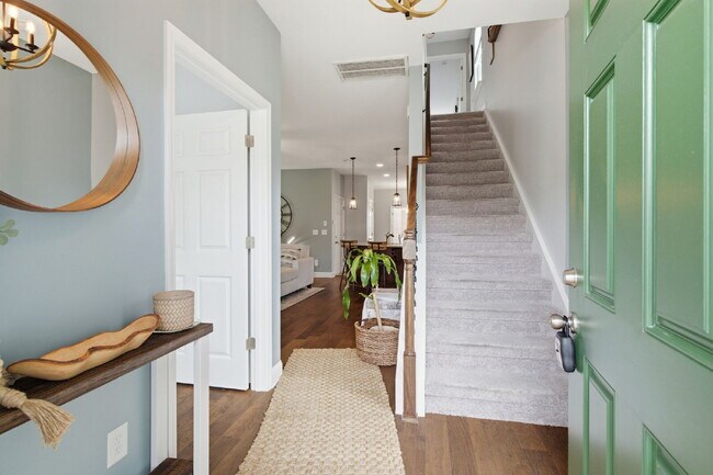 Building Photo - Spacious 3-Bedroom home with main-level office and second level flex/bonus room with resort-style...