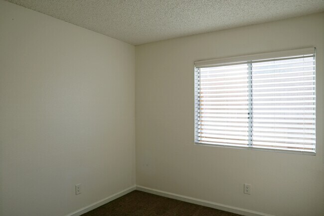 Building Photo - 80675 Harvard Ct