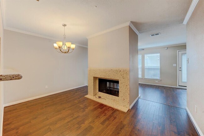 Building Photo - 2277 S Kirkwood Rd