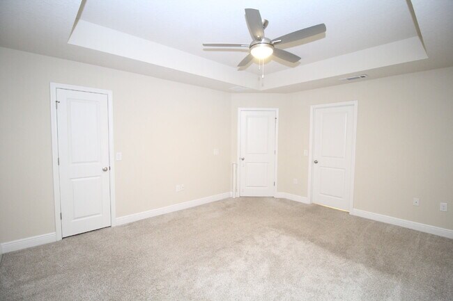 Building Photo - Beautiful 3-Bedroom, 2-Bath with 1-Car Garage, Open Floor Plan, Stainless Steel Appliances, and F...