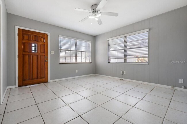 Building Photo - 2709 W Abdella St