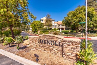 Building Photo - Light Filled Top Floor Condo in Premier 55+ Oaknoll Community