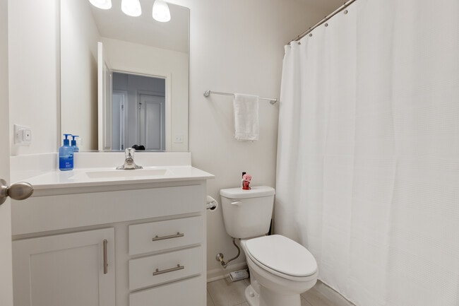 Building Photo - 2251 Parkside Dr