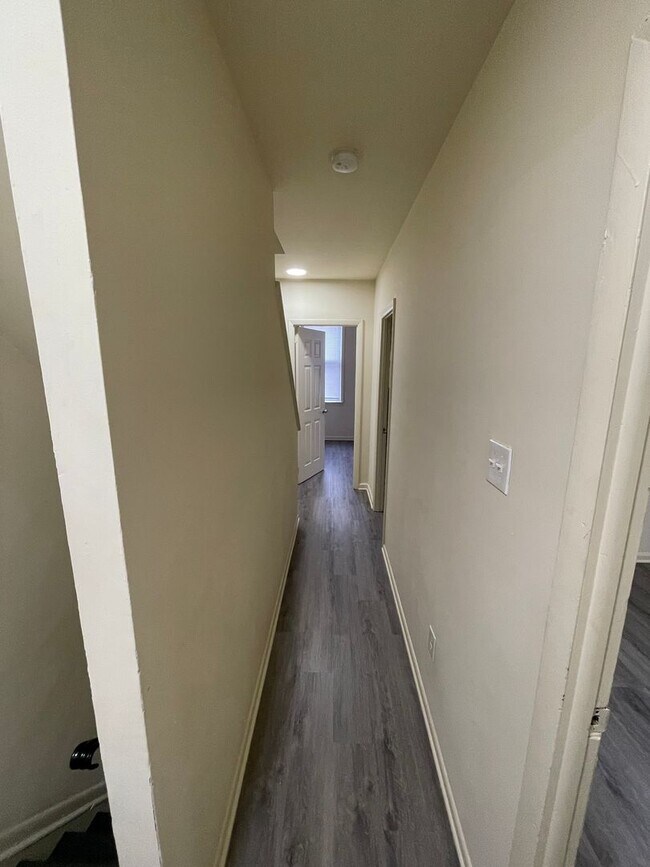 Building Photo - Four Bedroom House For Rent