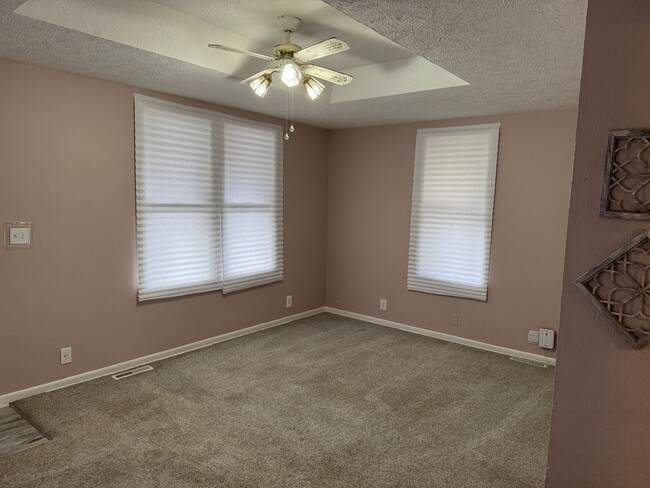 Building Photo - Cute Omaha Home For Rent Under $1K