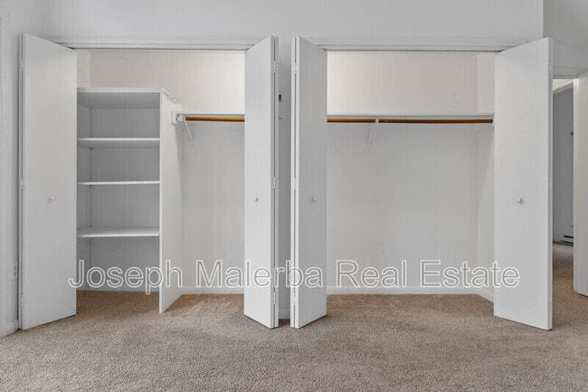 Building Photo - 8 Honey Hill Ln