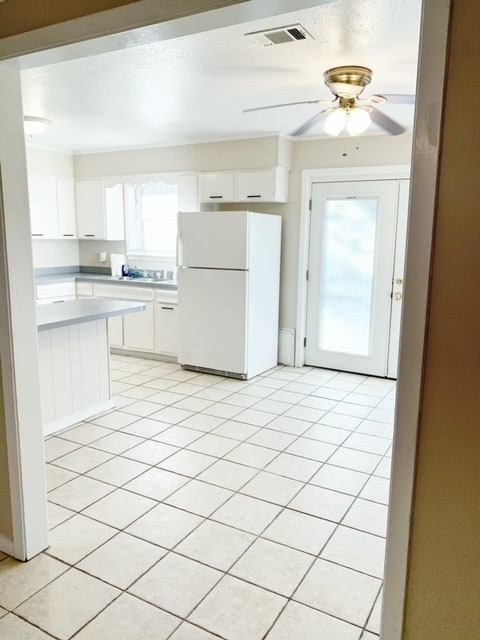 kitchen/dining - 323 Hunter Dr