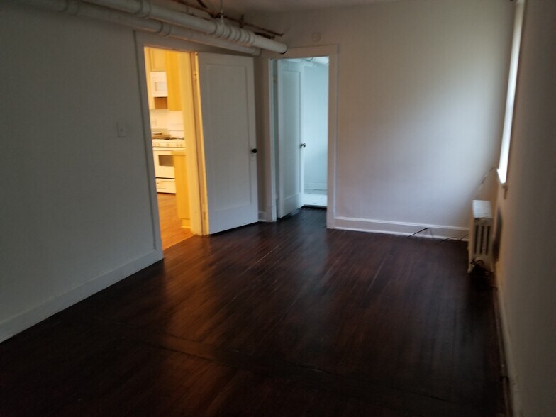 Building Photo - 1326 Dewey Ave