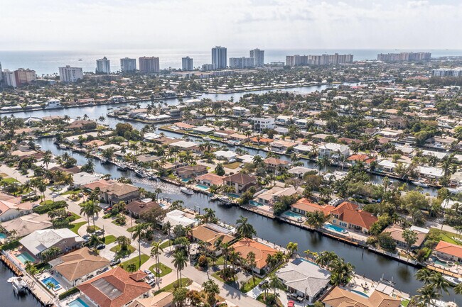 Building Photo - 2461 SE 10th St