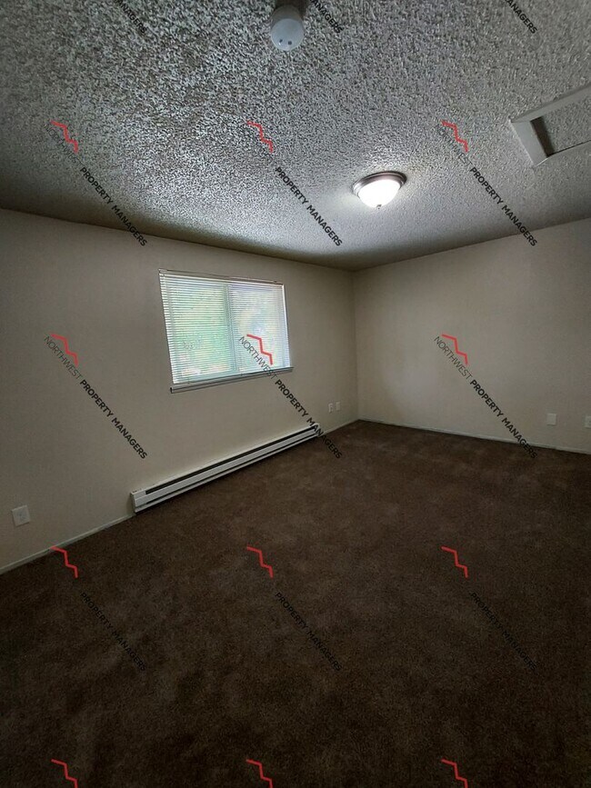 Building Photo - R115