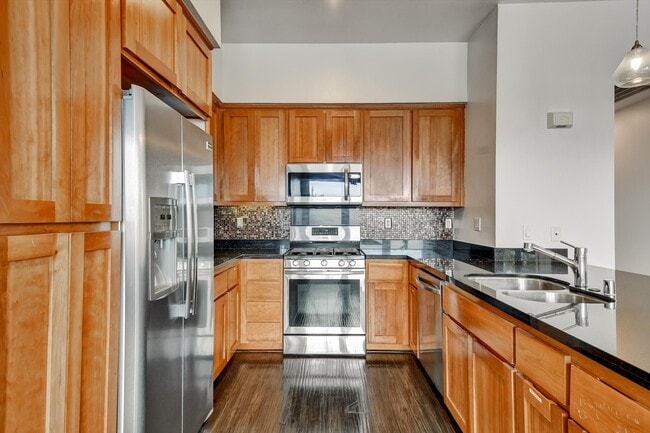 Building Photo - 1107 66th St