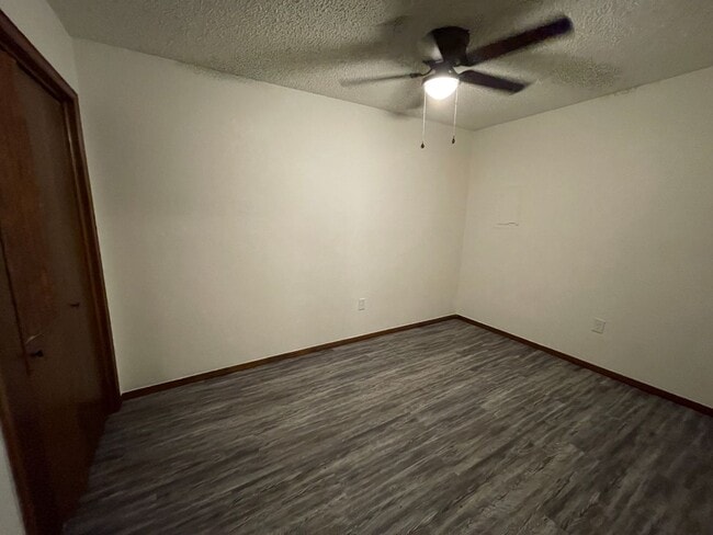 Building Photo - 2 bed 1 bath duplex tastefully updated in a great location in the heart of Blanchard! Plenty of p...