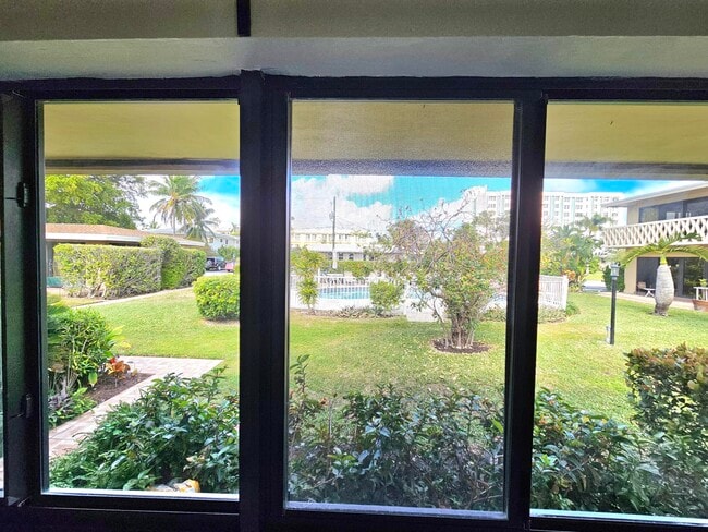 Building Photo - 3204 SE 11th St