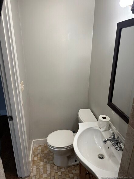 Building Photo - 842 Dorchester Ave