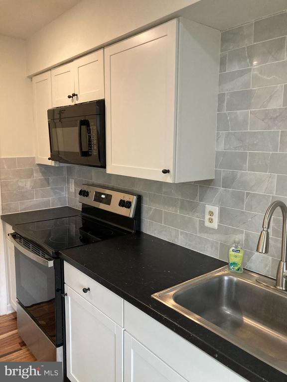 Building Photo - 9075 Silver Maple Ct