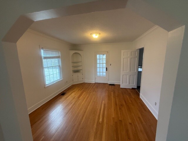 Building Photo - 510 Las Lomas Dr