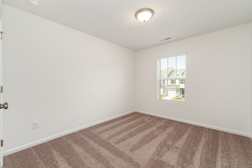 Building Photo - 3209 Lilac Grove Dr