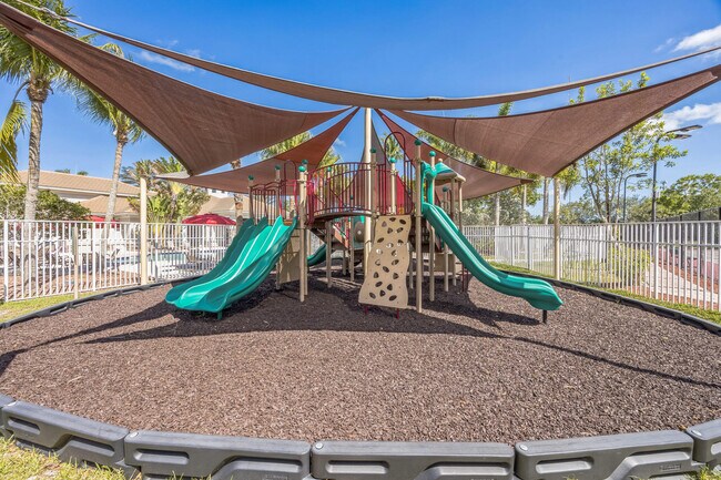 Building Photo - 5780 Saddle Trail Ln