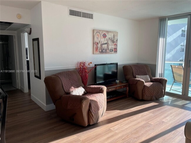 Building Photo - 3801 S Ocean Blvd