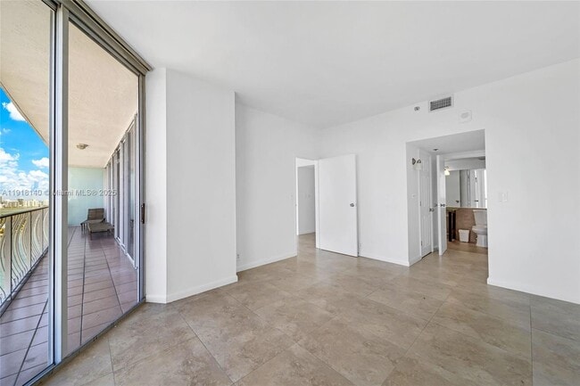 Building Photo - 7601 E Treasure Dr