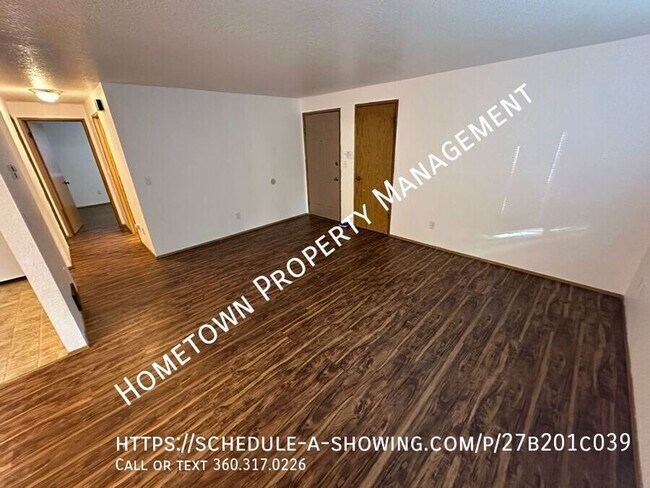 Building Photo - Lower Level 2 BR Apartment with W/S/G  Ava...