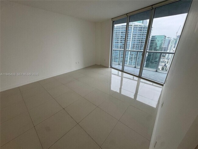 Building Photo - 475 Brickell Ave
