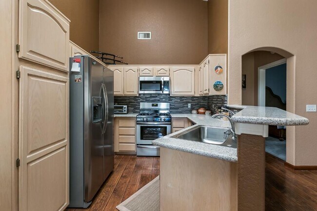 Building Photo - Affordable One of a Kind Furnished 2 Bed 2...