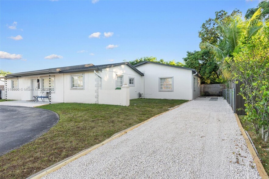 Primary Photo - 13830 SW 73rd St