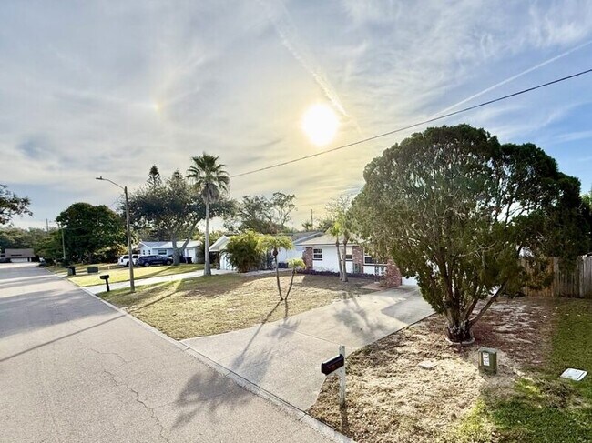 Building Photo - 13788 Montego Dr