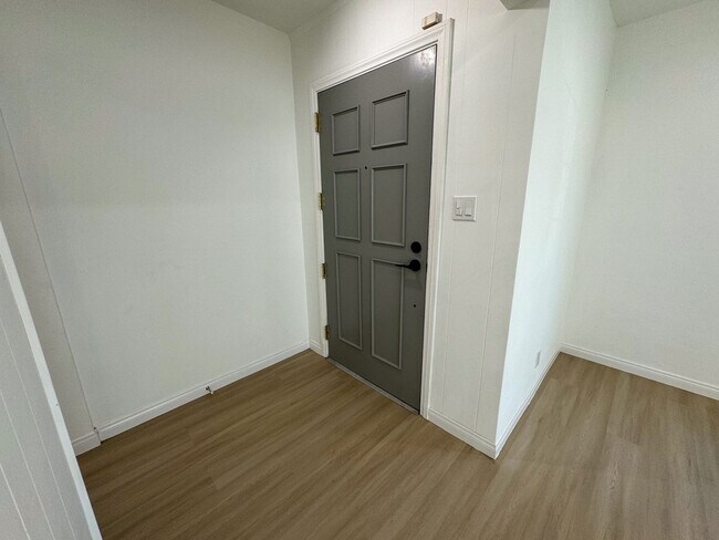Building Photo - 10419 S Gramercy Pl