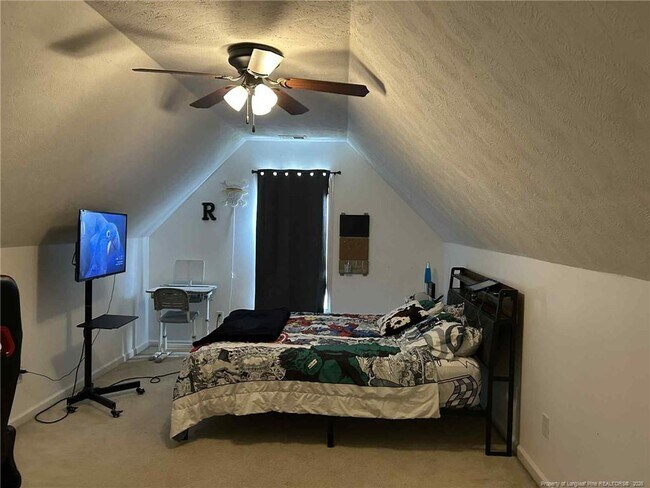 Building Photo - 113 Blue Water Dr