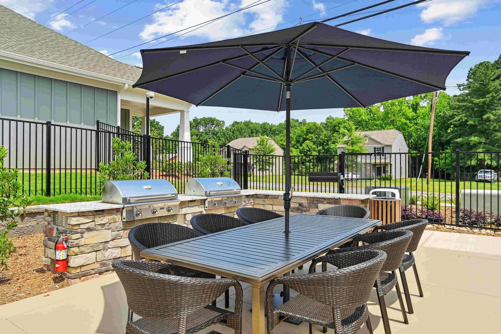 Building Photo - 1720 Rocky River Rd