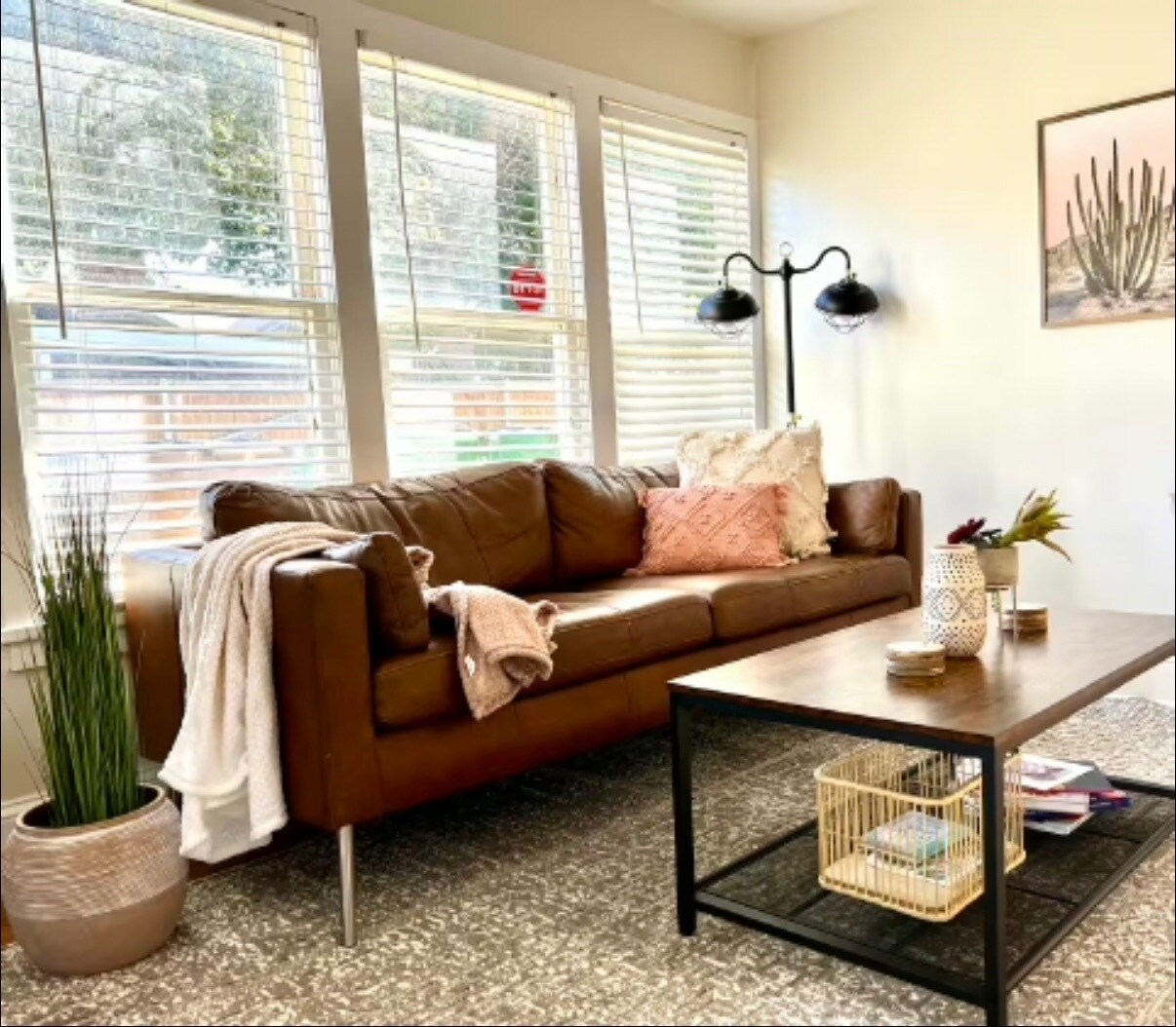 Building Photo - 1515 W Concho Ave